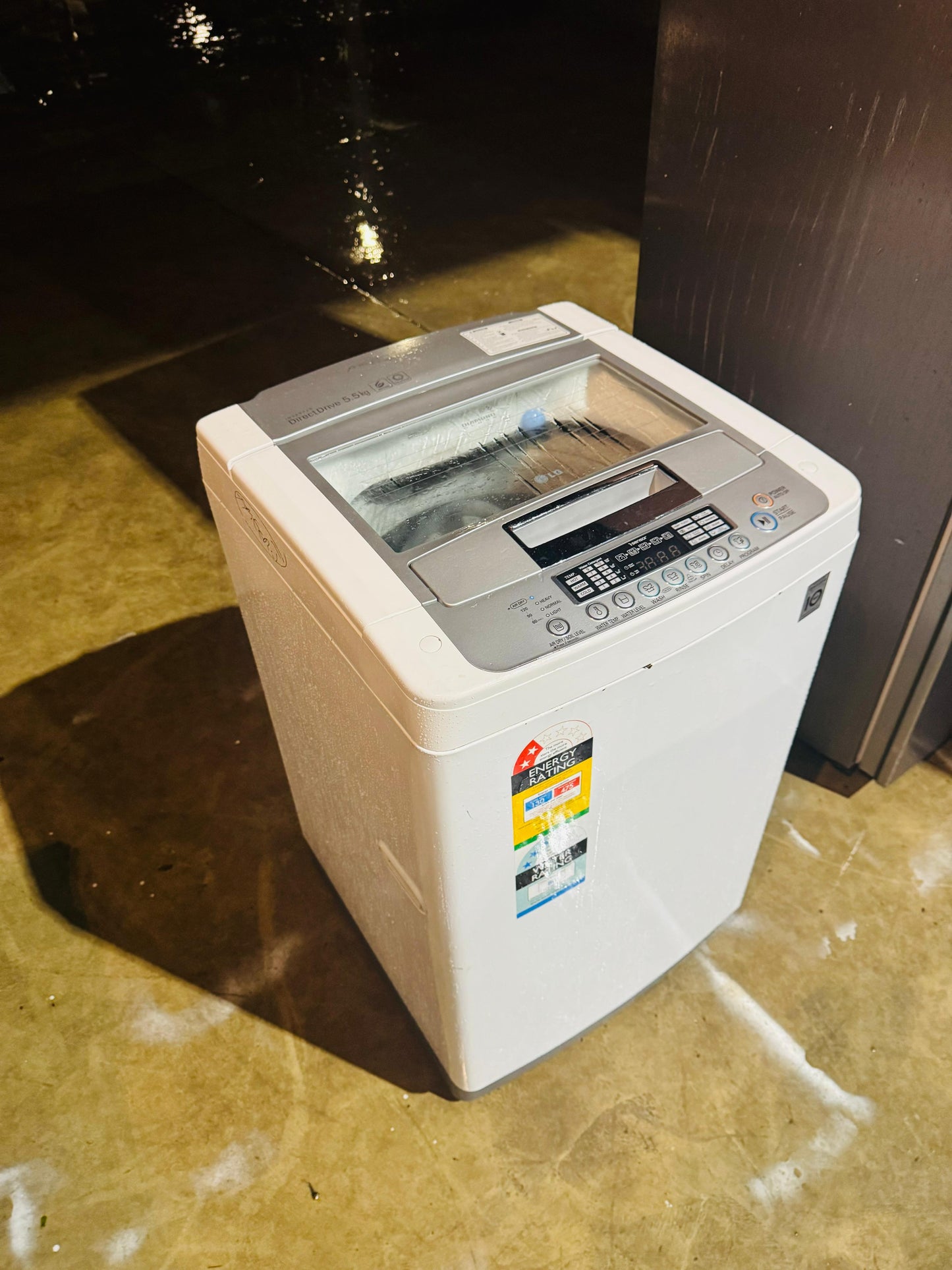 LG 5.5 KGS TOP LOADER WASHING MACHINE