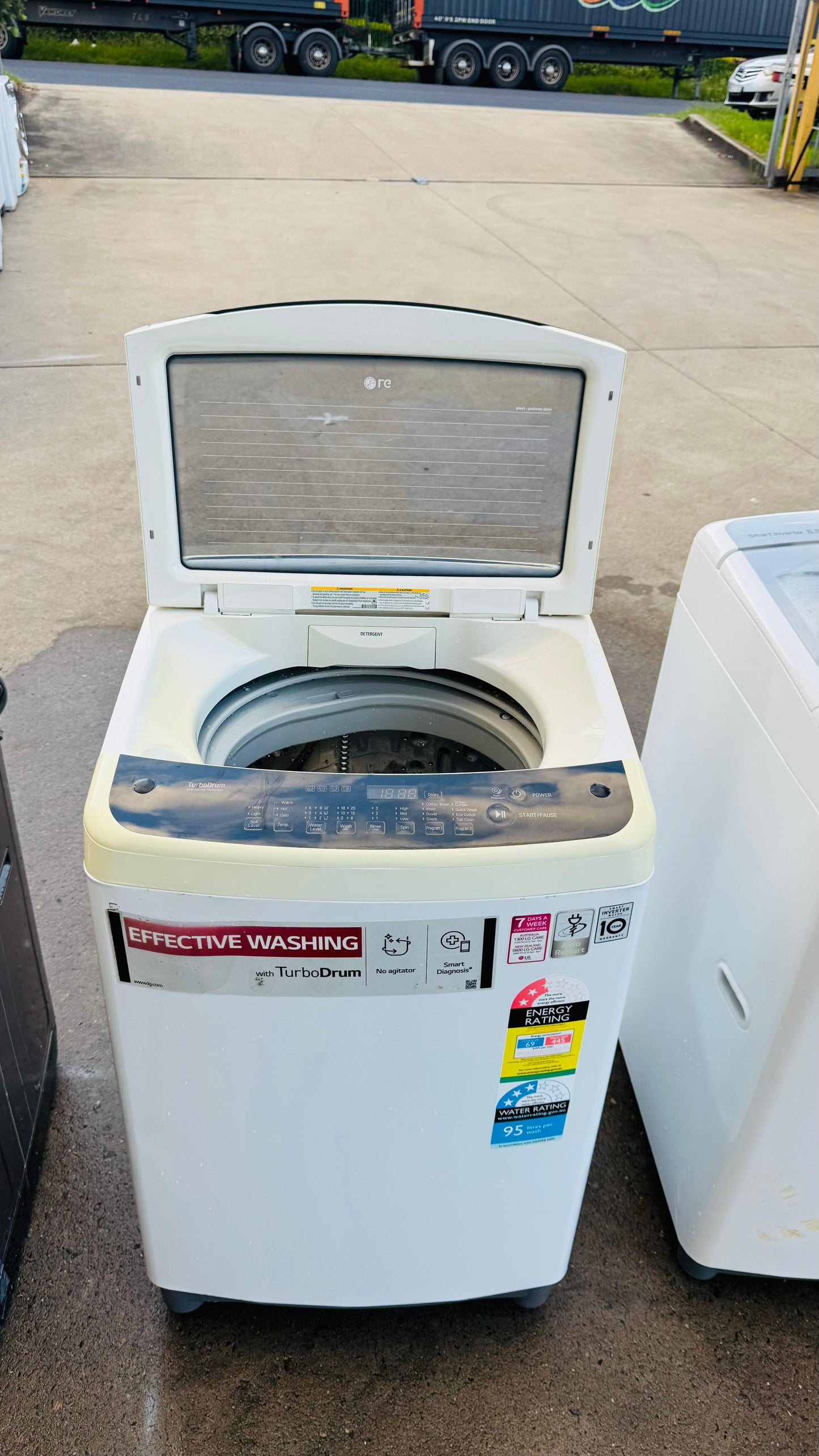 LG 6.5KGS TOP LOADER WASHING MACHINE