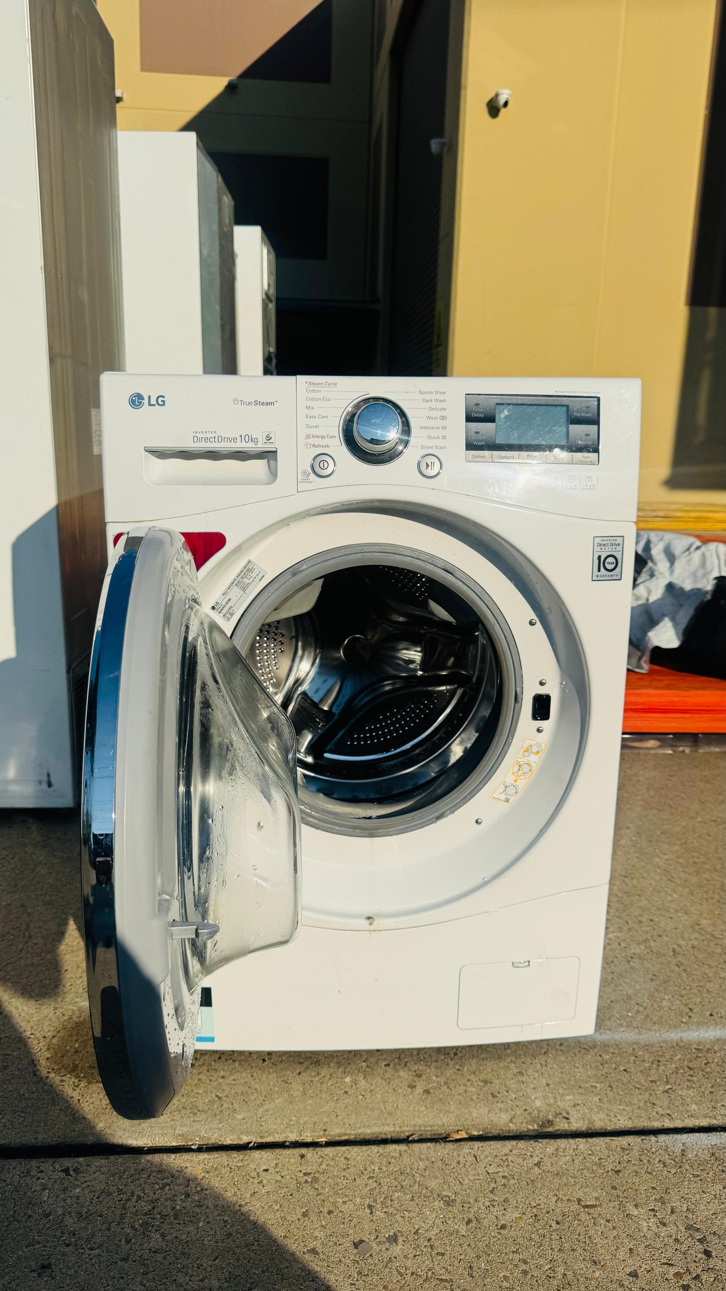 LG 10KGS FRONT LOADER WASHING MACHINE