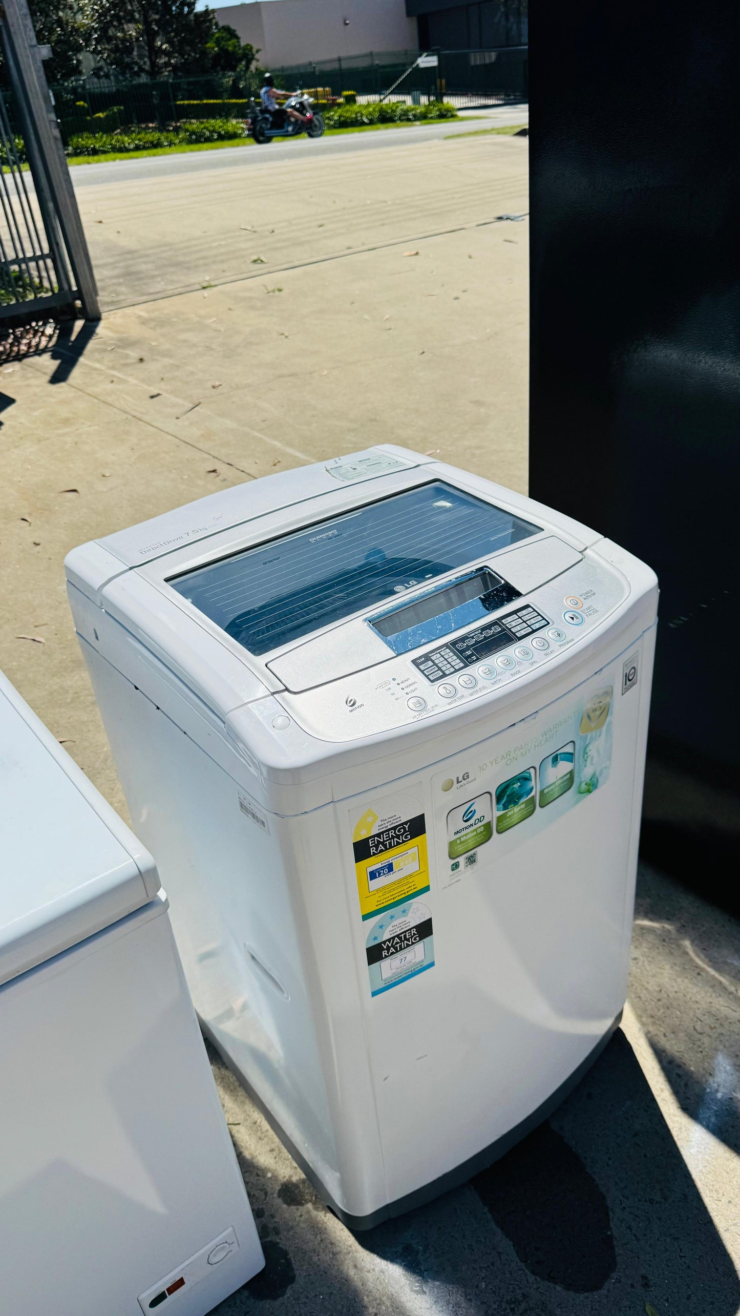 LG 7.5KGS TOP LOADER WASHING MACHINE