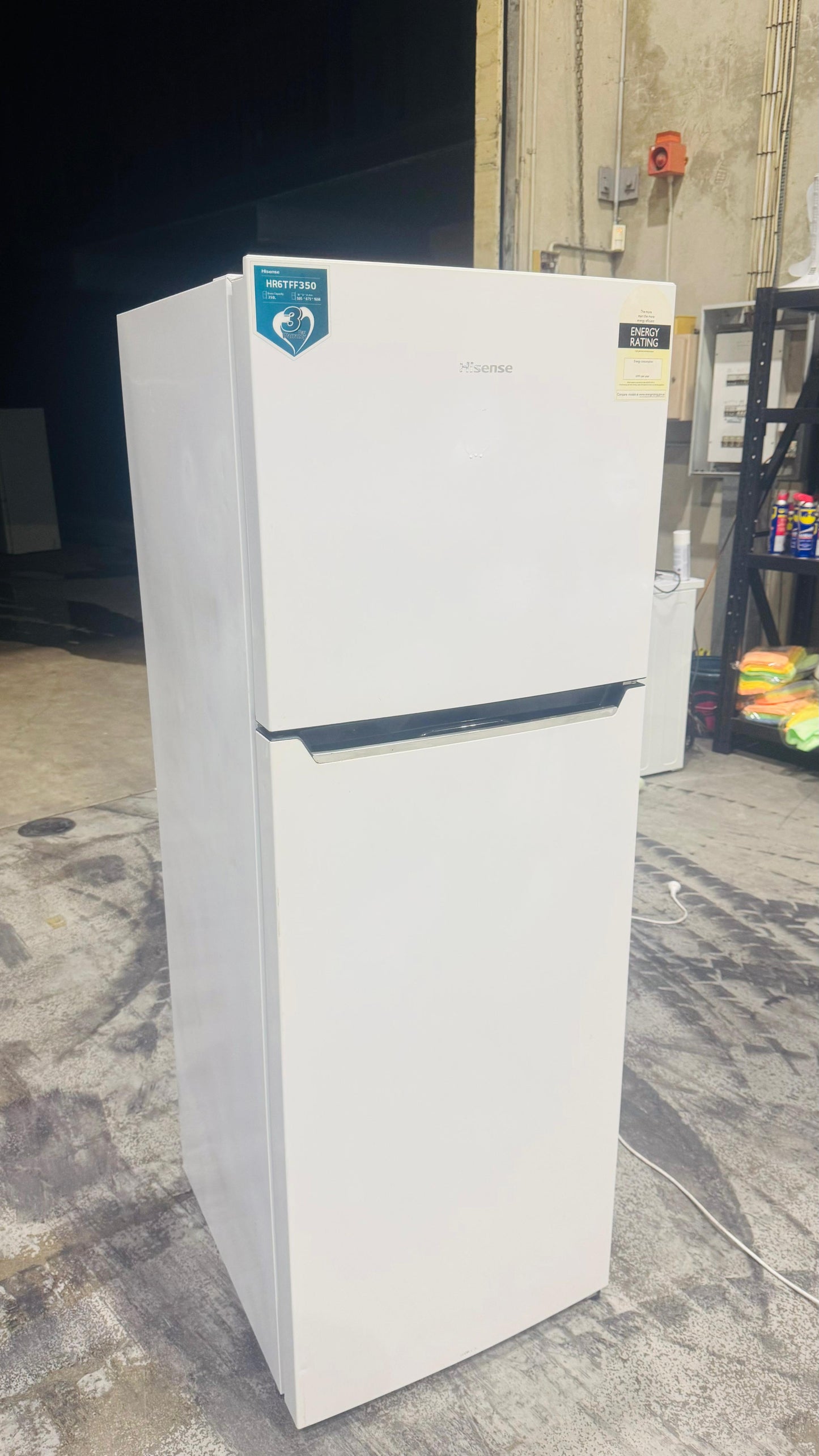 HISENSE 350 LITRES FRIDGE FREEZER