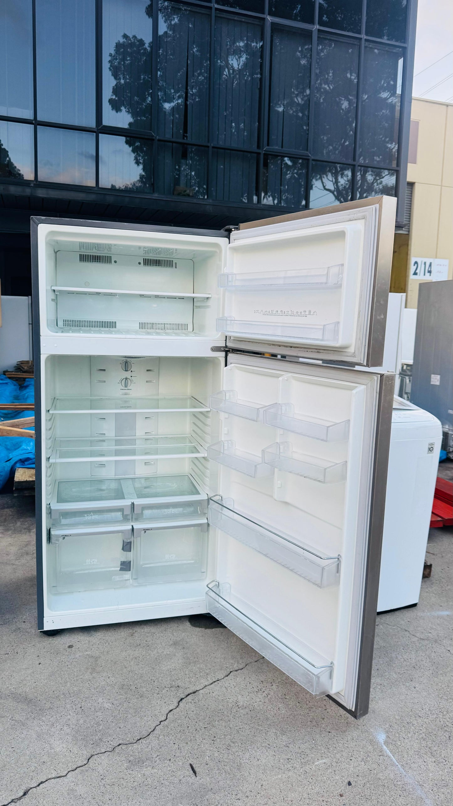 ELECTROLUX 520 LITRES FRIDGE FREEZER