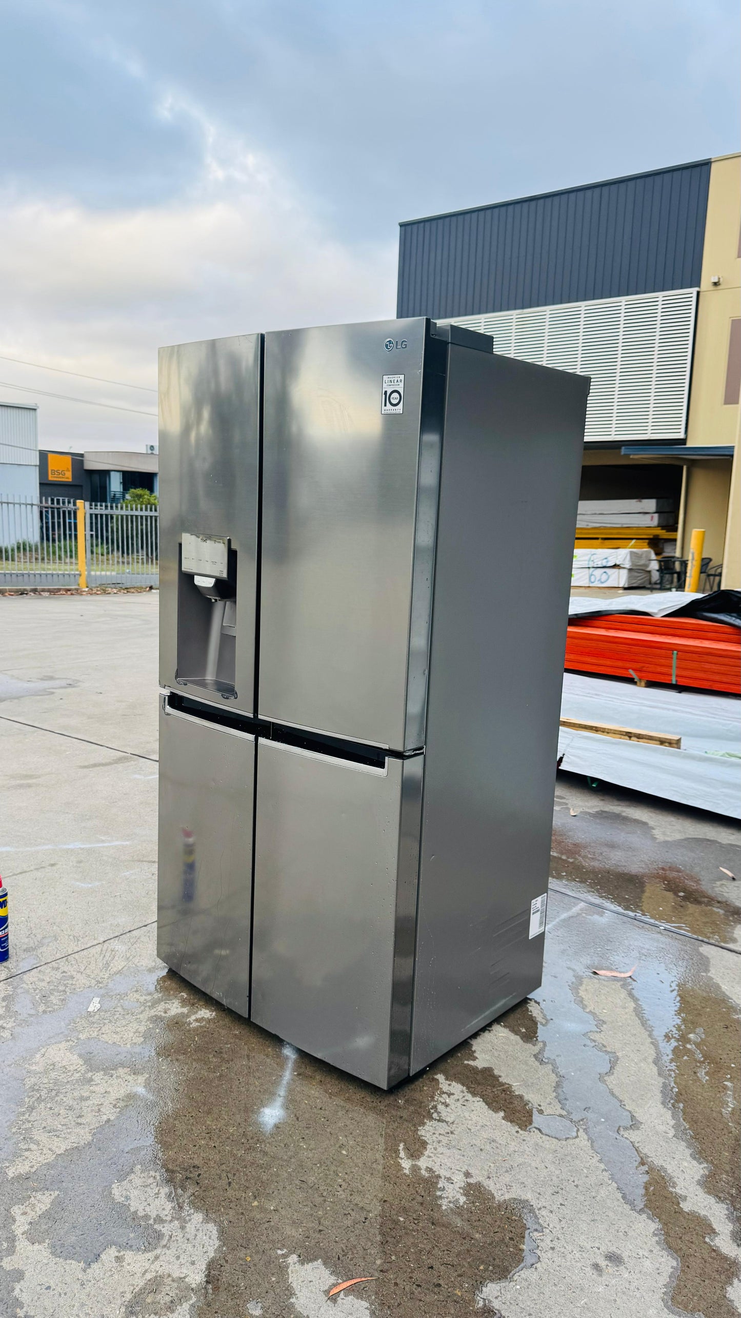 LG 706 LITRES QUAD DOOR FRIDGE FREEZER