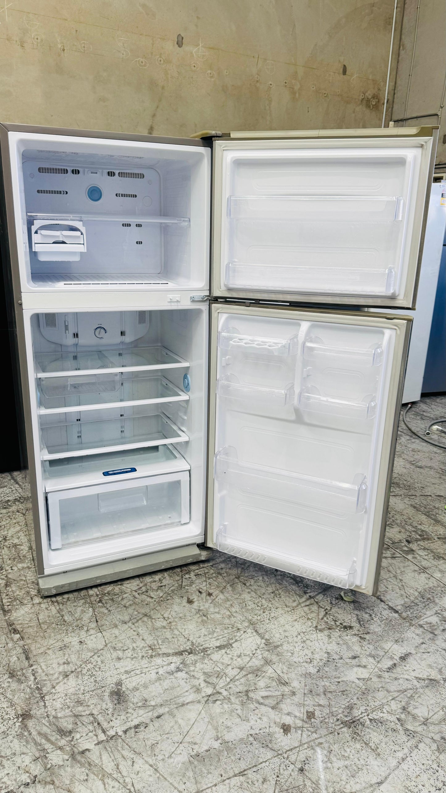 SAMSUNG 431 LITRES FRIDGE FREEZER
