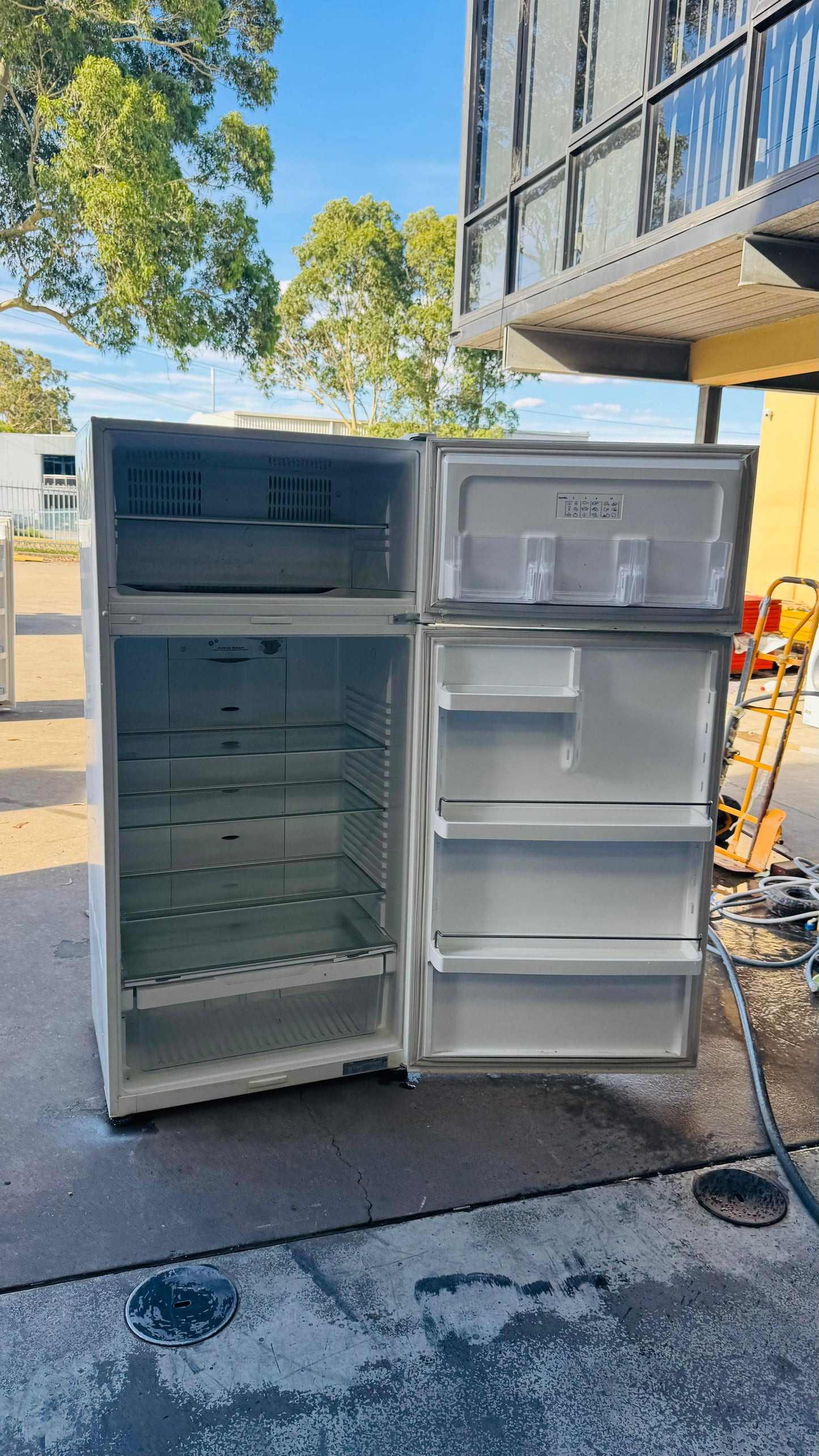 FISHER AND PAYKEL 517 LITRES FRIDGE FREEZER