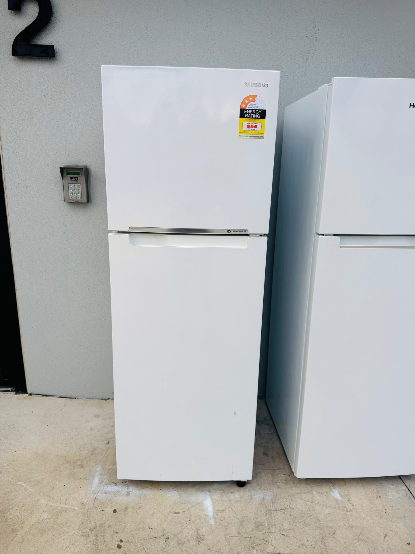 SAMSUNG 343 LITRES FRIDGE FREEZER