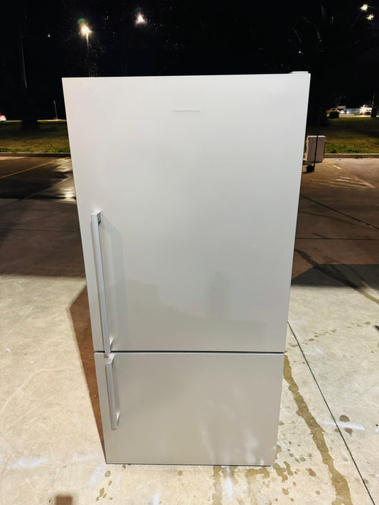 FISHER AND PAYKEL 519 LITRES FRIDGE FREEZER