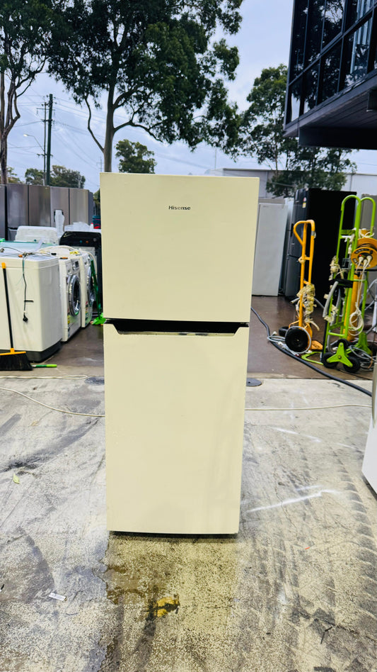 HISENSE 230 LITRES FRIDGE FREEZER