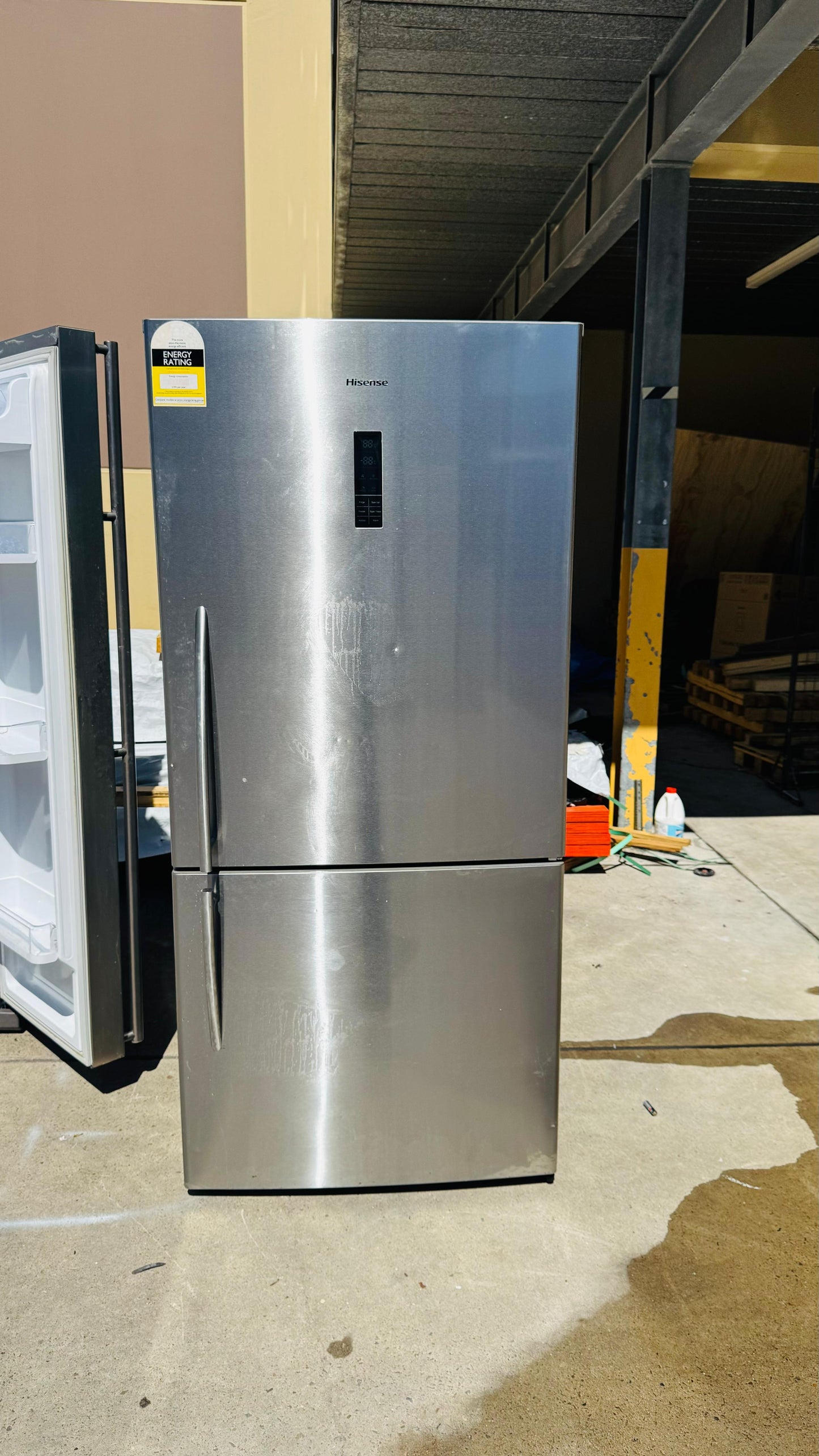 HISENSE 520 LITRES FRIDGE FREEZER