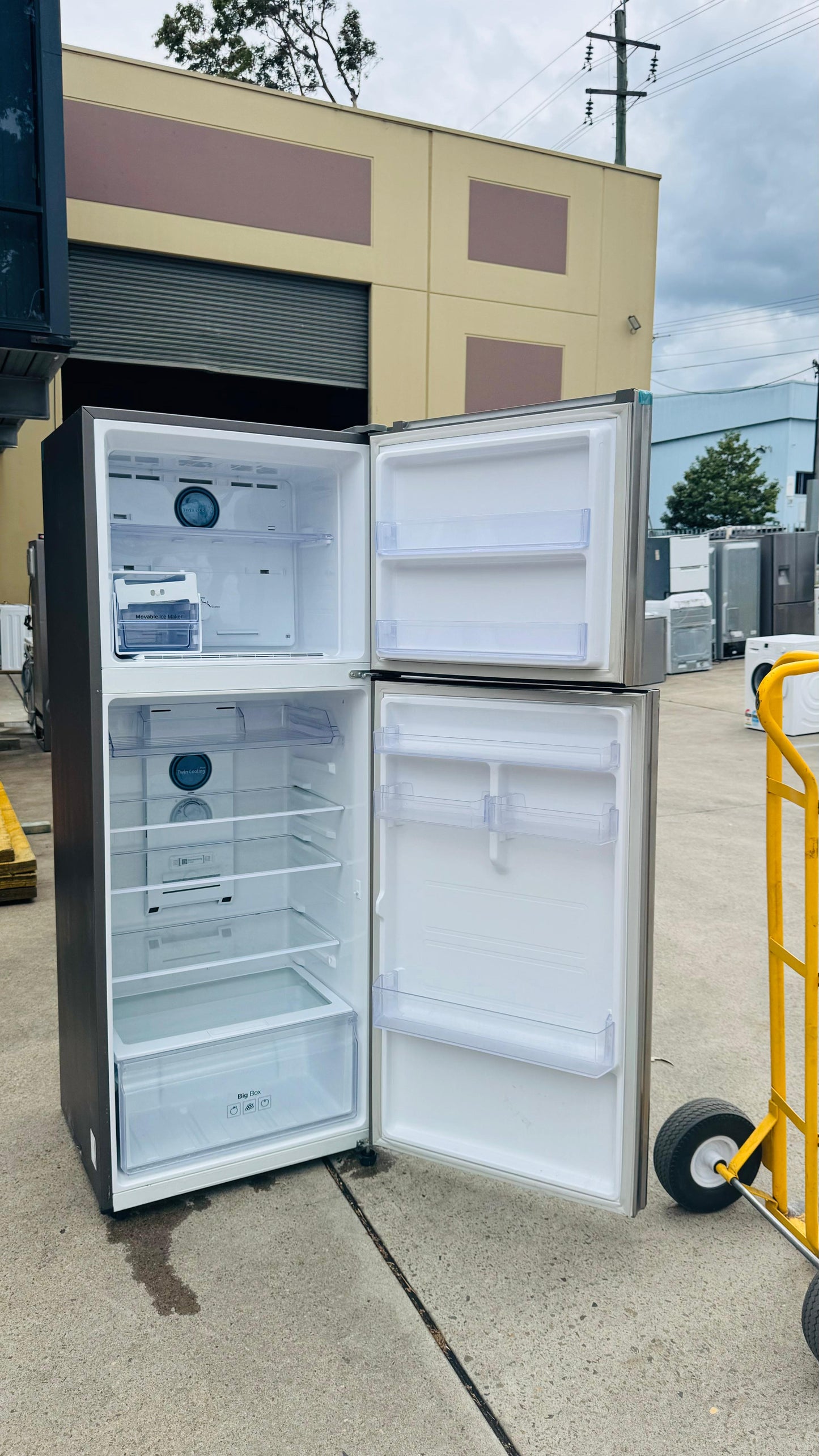 SAMSUNG 419 LITRES FRIDGE FREEZER