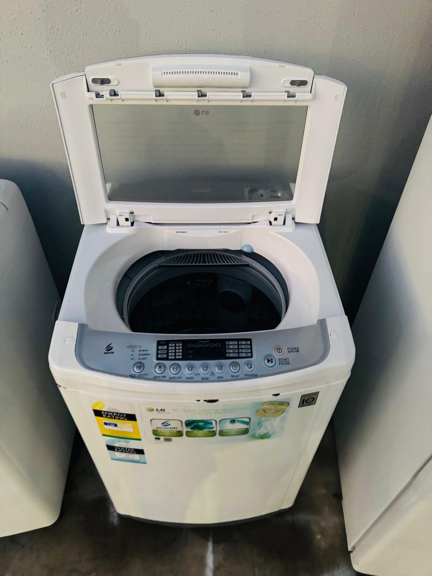 LG 7.5 KGS TOP LOADER WASHING MACHINE