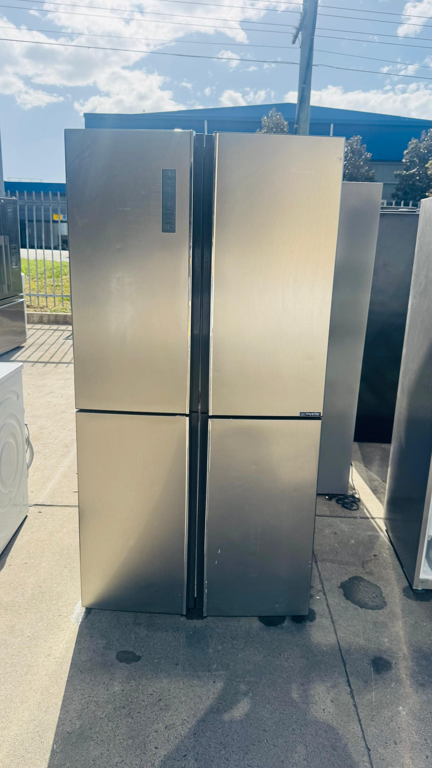 HISENSE QUAD FRENCH DOOR 695 LITRES FRIDGE FREEZER