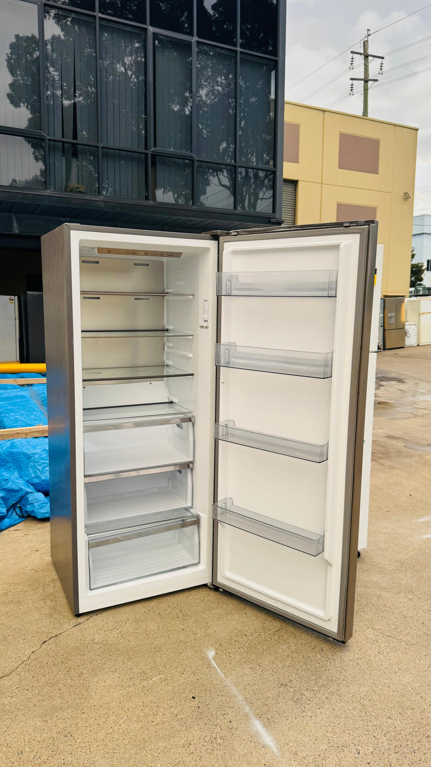 HISENSE 384 LITRES FRIDGE FREEZER