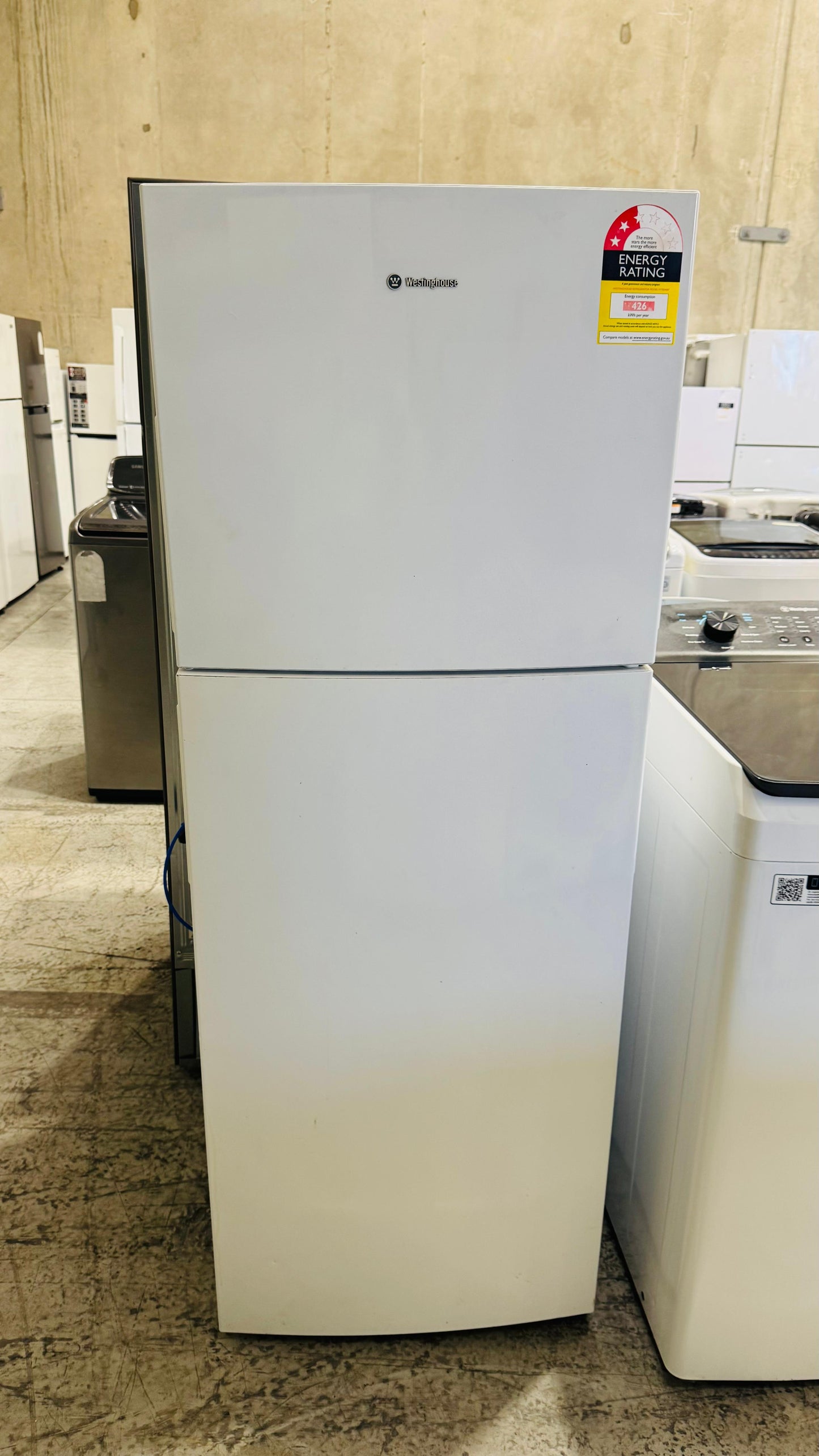 WESTINGHOUSE 340 LITRES FRIDGE FREEZER