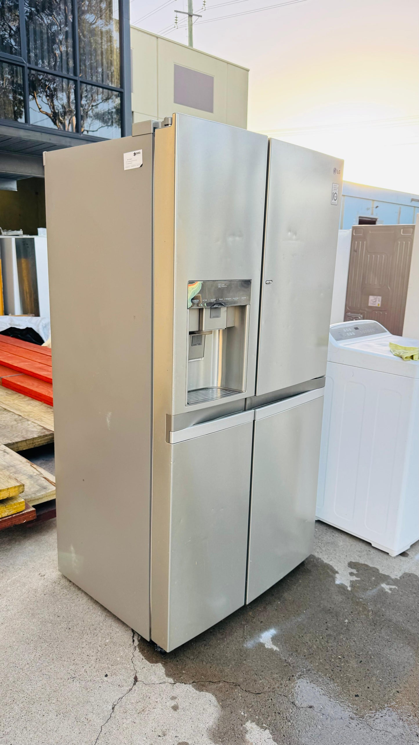 LG SIDE BY SIDE 661 LITRES FRIDGE FREEZER