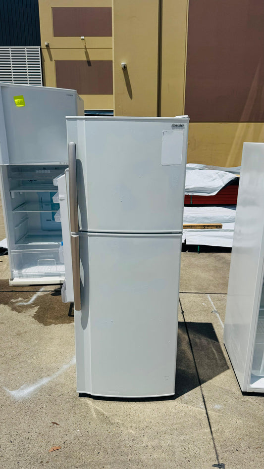 SHARP 245 LITRES FRIDGE FREEZER