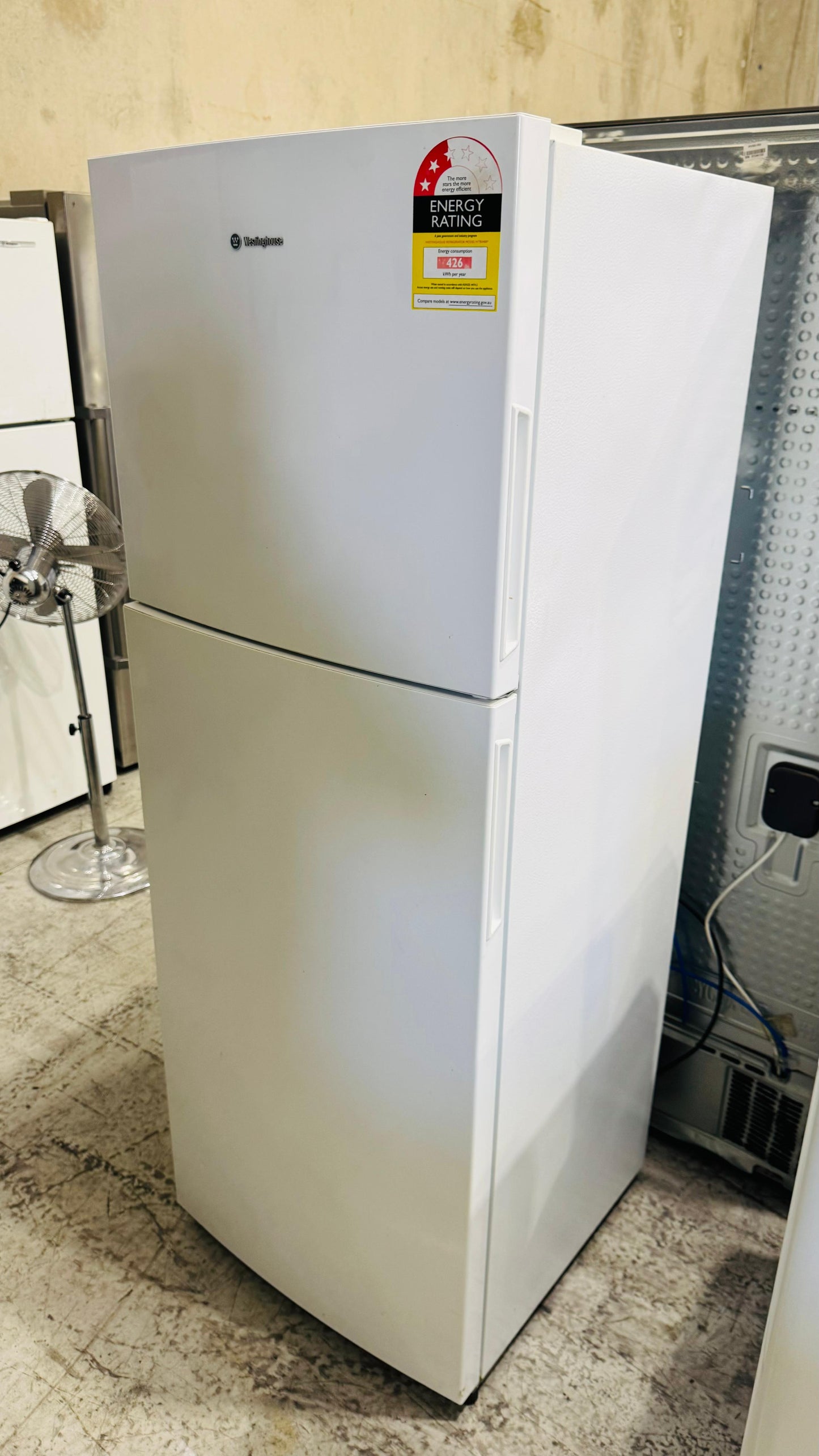 WESTINGHOUSE 340 LITRES FRIDGE FREEZER