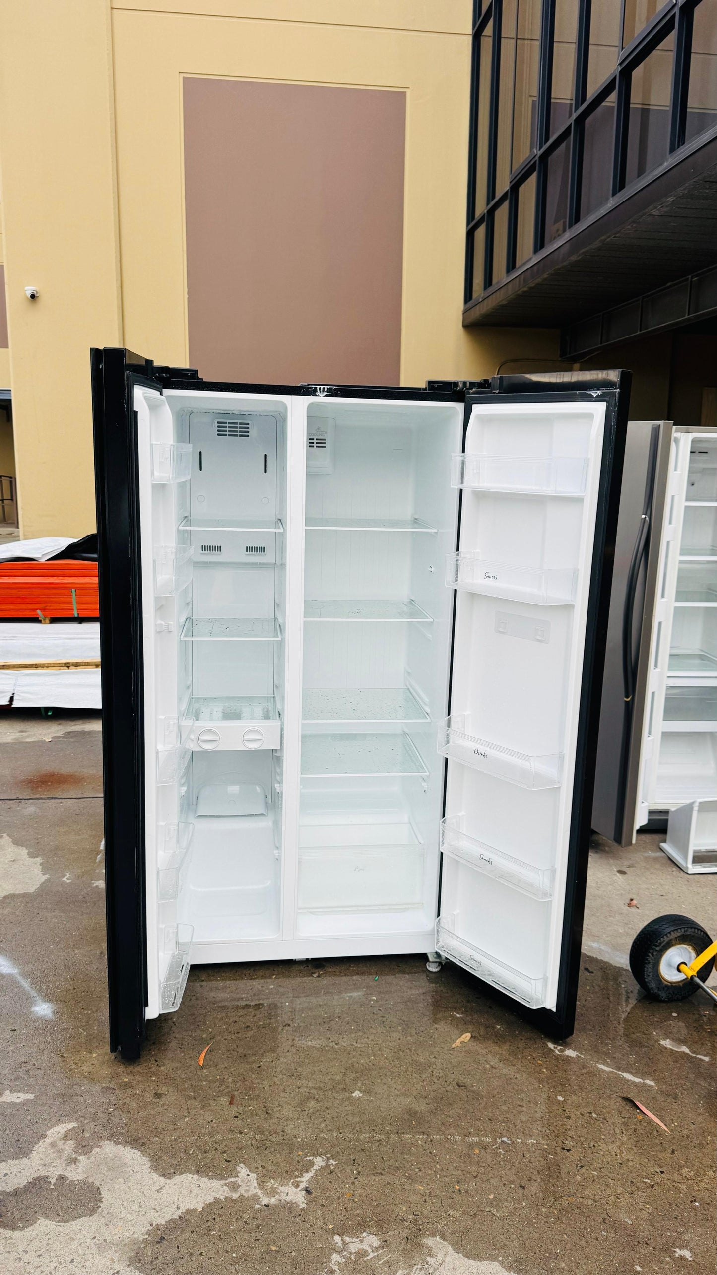 KOGAN 584 LITRES SIDE BY SIDE DOOR FRIDGE FREEZER