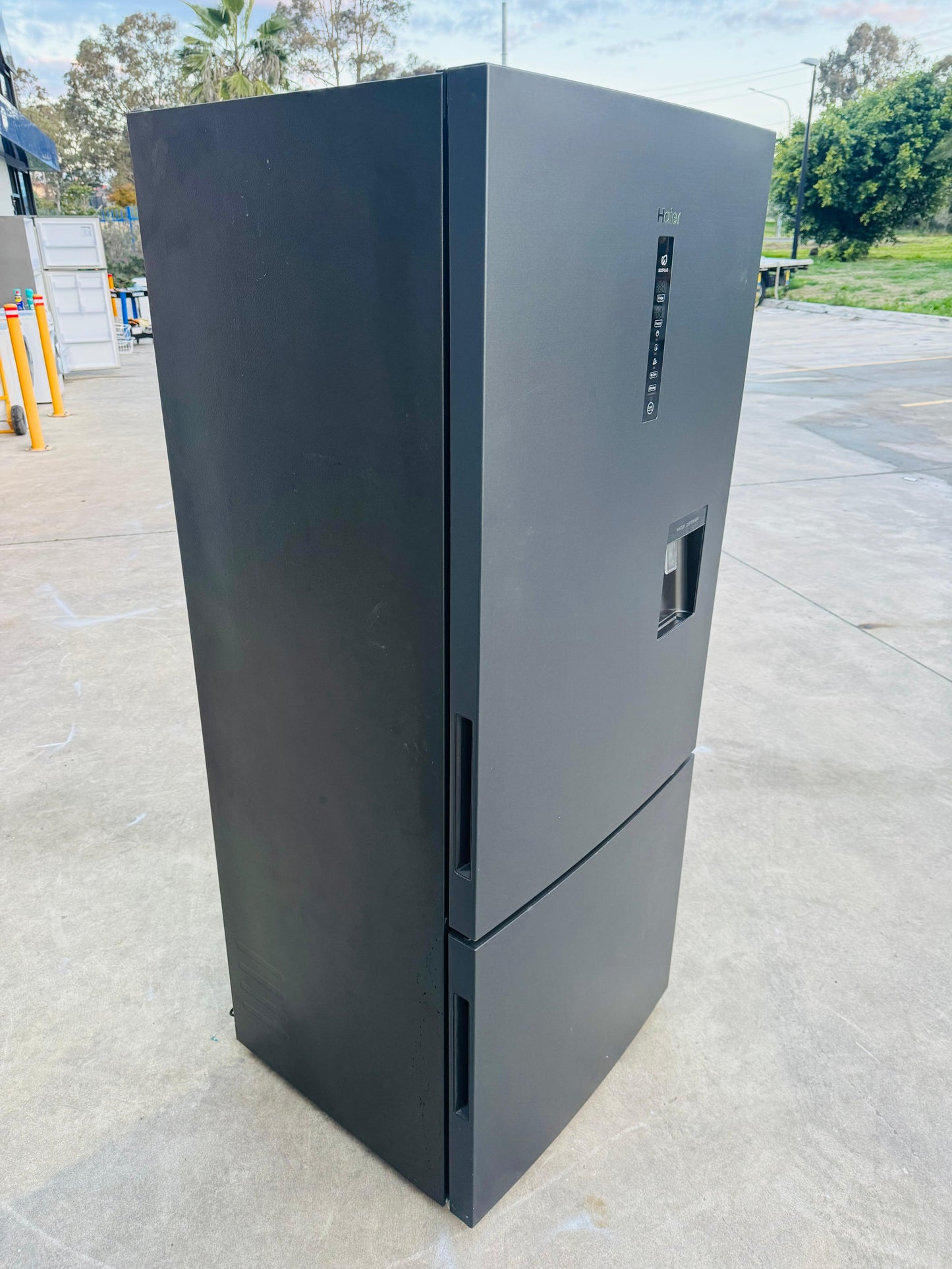 HAIER 454 LITRES FRIDGE FREEZER