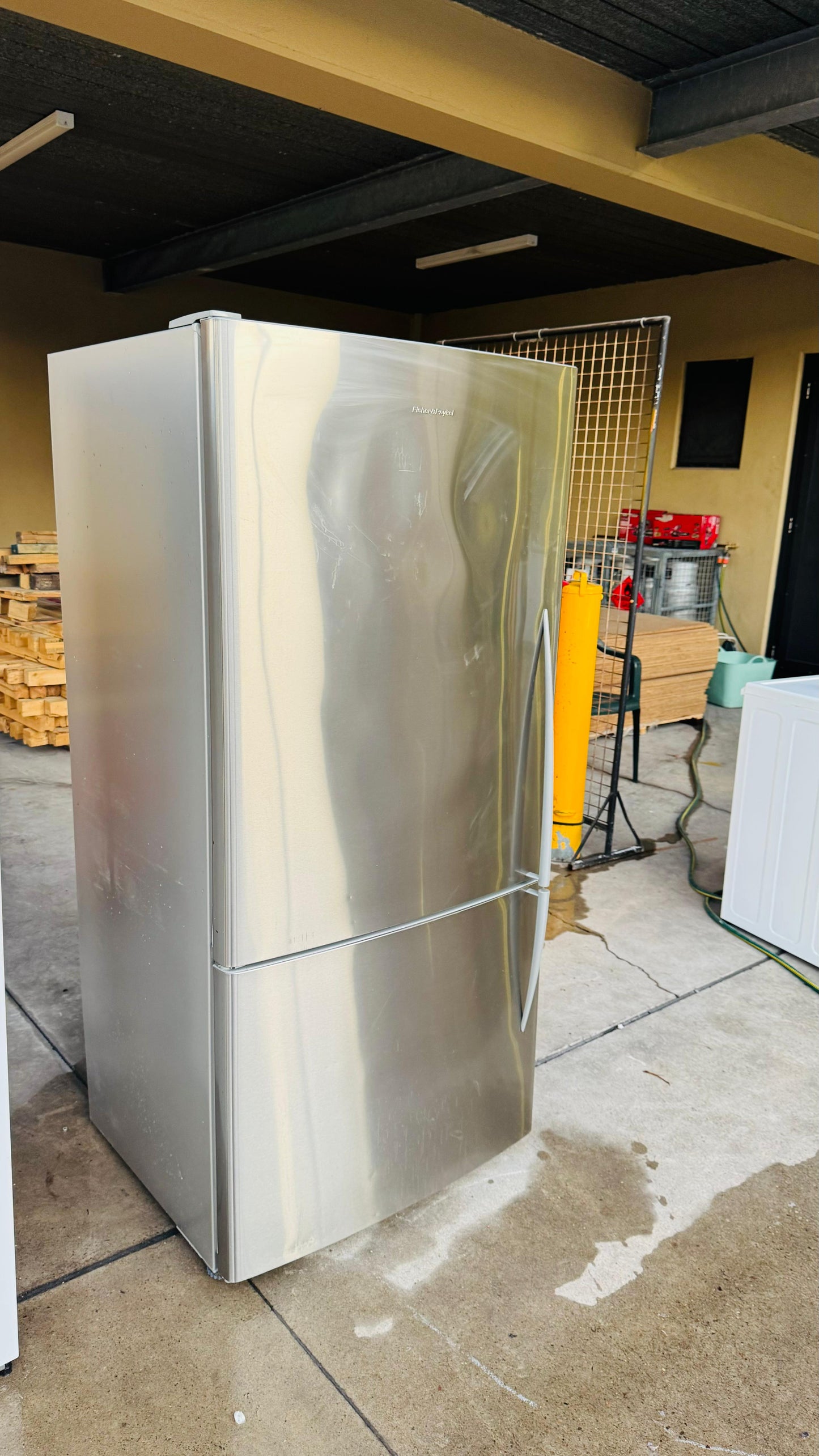 FISHER & PAYKEL 519 LITRES FRIDGE FREEZER