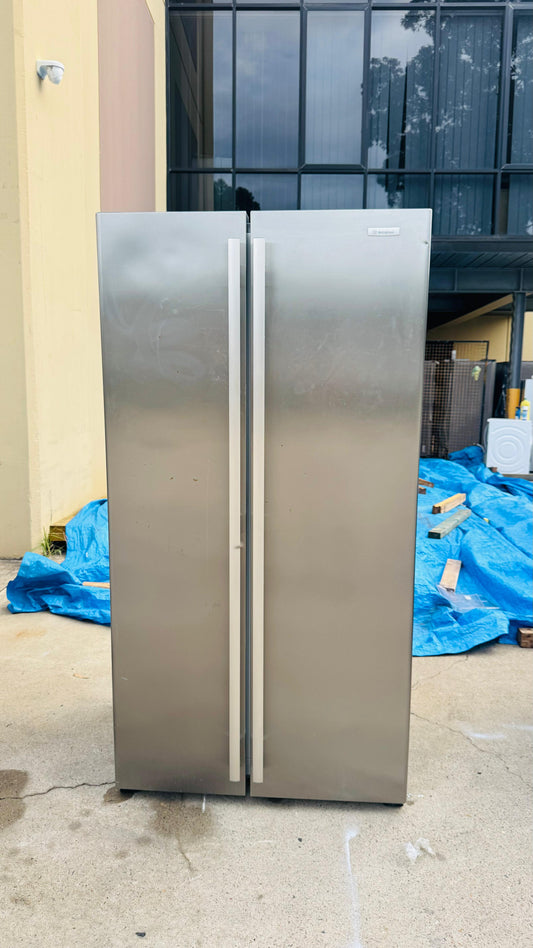 WESTINGHOUSE SIDE BY SIDE 606 LITRES FRIDGE FREEZER