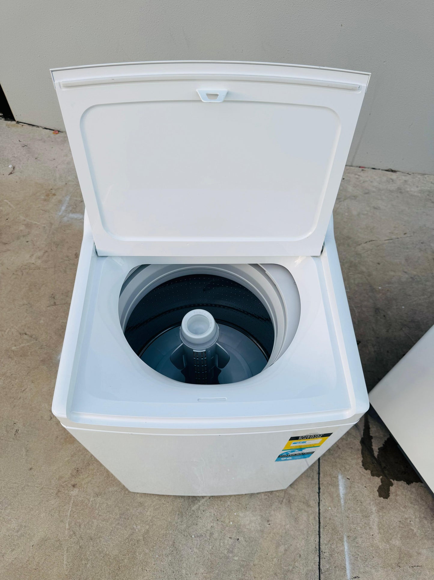 FISHER AND PAYKEL 8.5 KGS TOP LOADER WASHING MACHINE