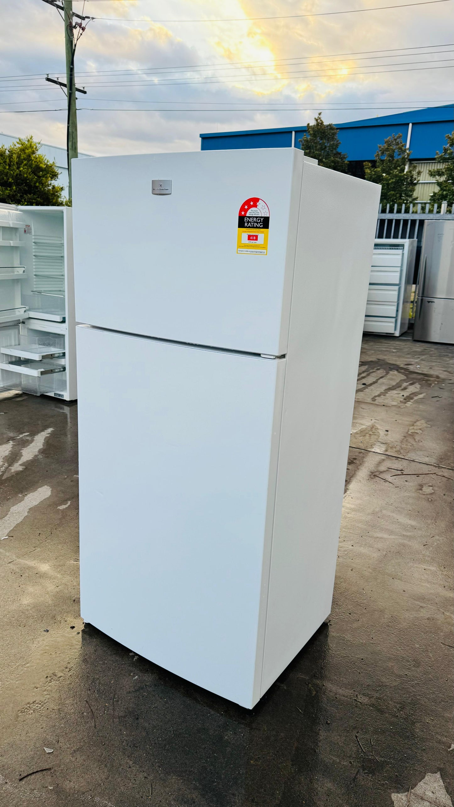 KELVINATOR 536 LITRES FRIDGE FREEZER