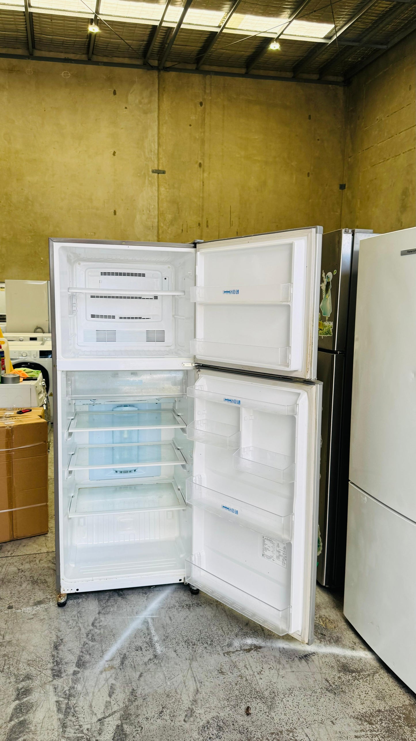 MITSUBUSHI 420 LITRES FRIDGE FREEZER