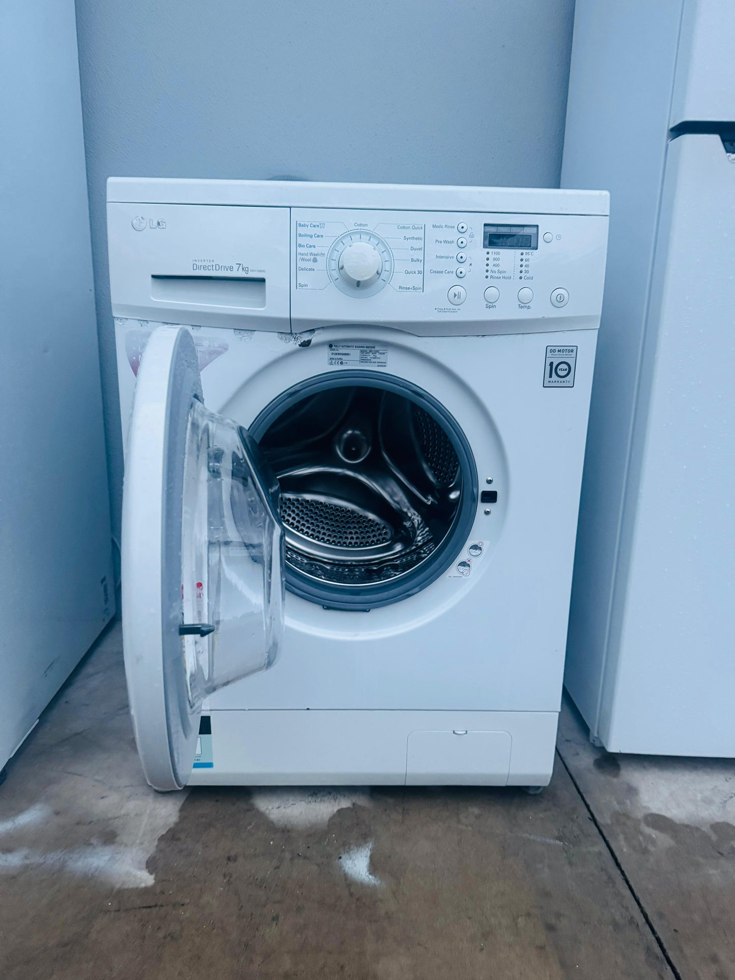 LG 7KGS FRONT LOADER WASHING MACHINE