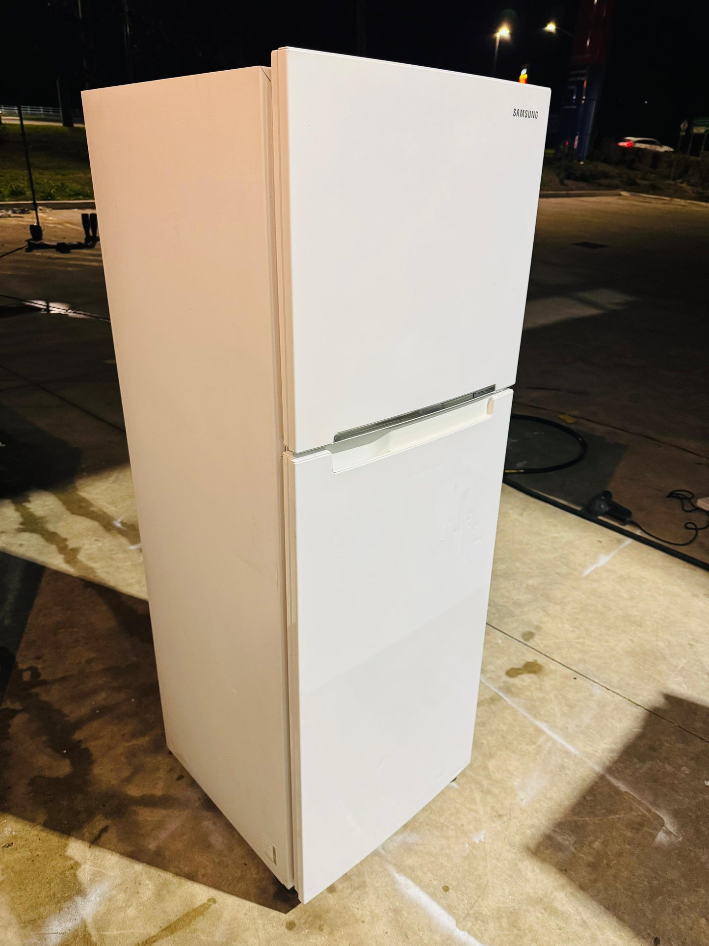SAMSUNG 320 LITRES FRIDGE FREEZER