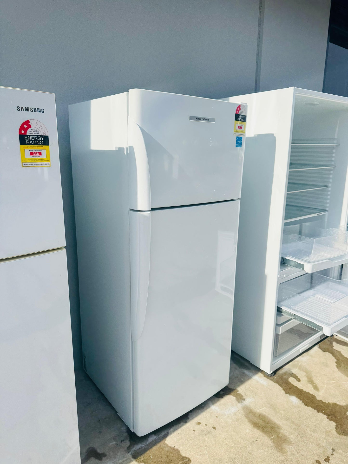 FISHER AND PAYKEL 380 LITRES FRIDGE FREEZER