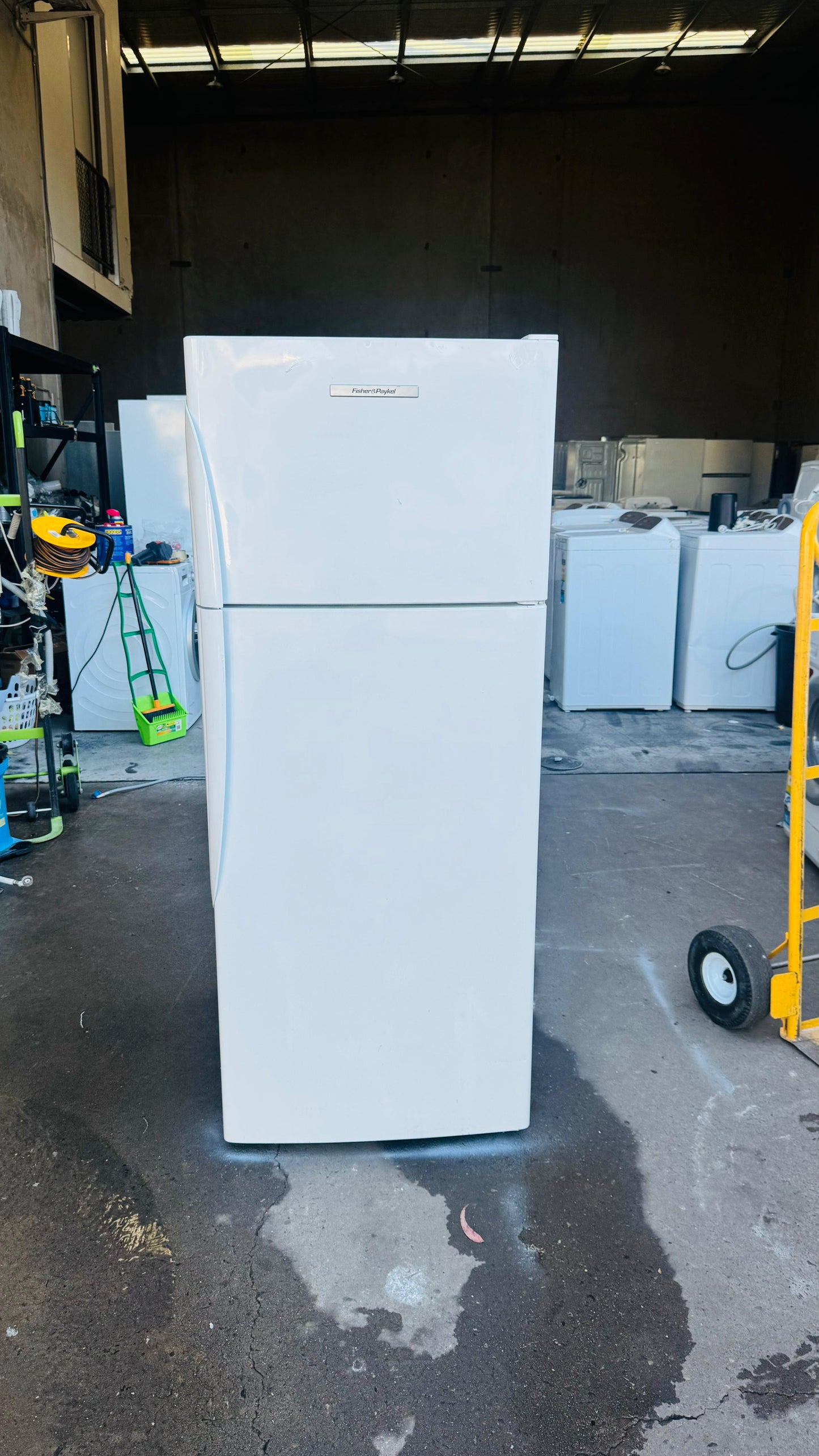 FISHER AND PAYKEL 380 LITRES FRIDGE FREEZER