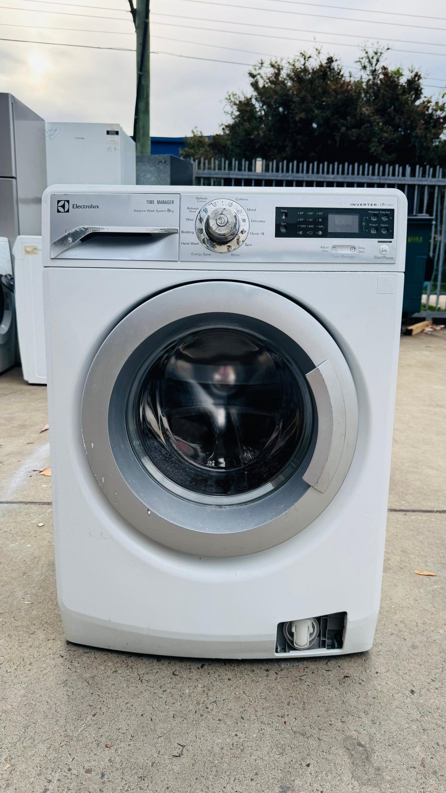 ELECTROLUX 8KGS FRONT LOADER WASHING MACHINE