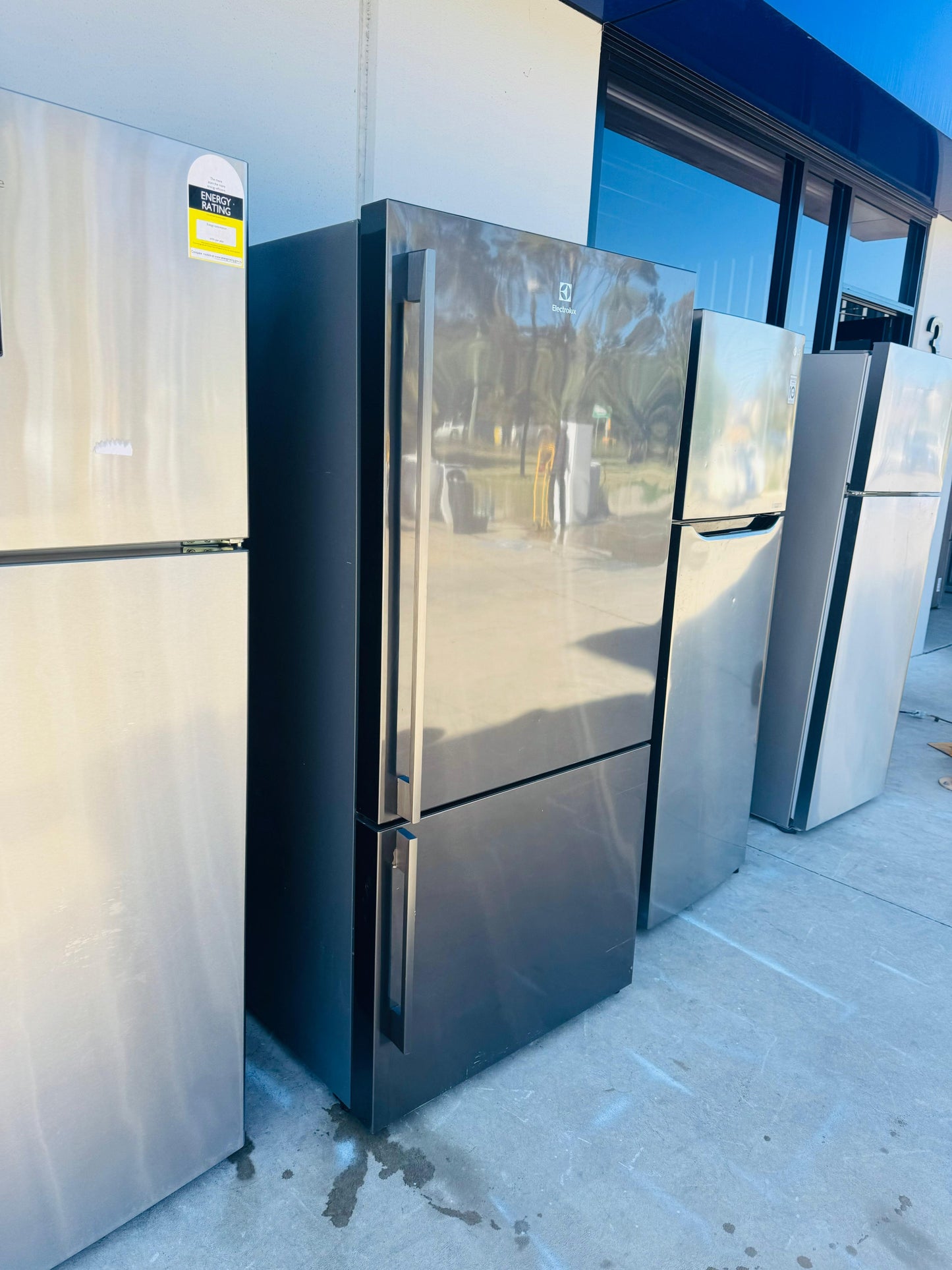 ELECTROLUX 529 LITRES FRIDGE FREEZER