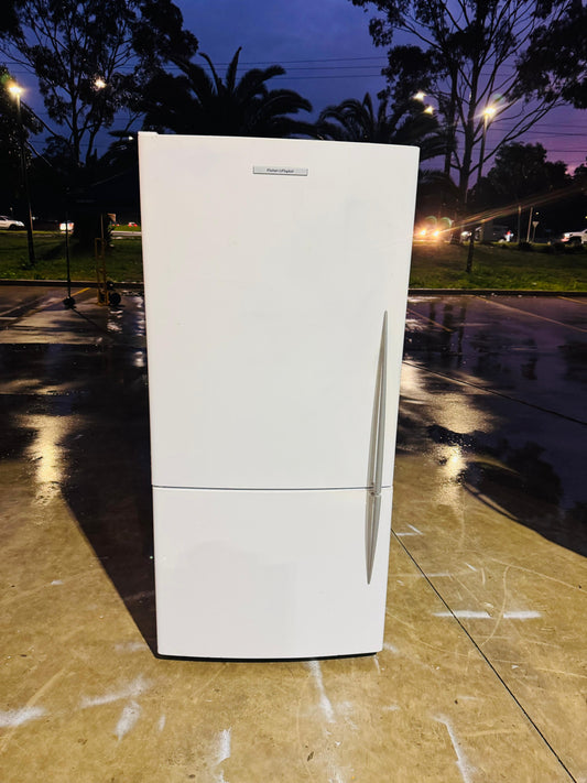 FISHER AND PAYKEL 519 LITRES FRIDGE FREEZER