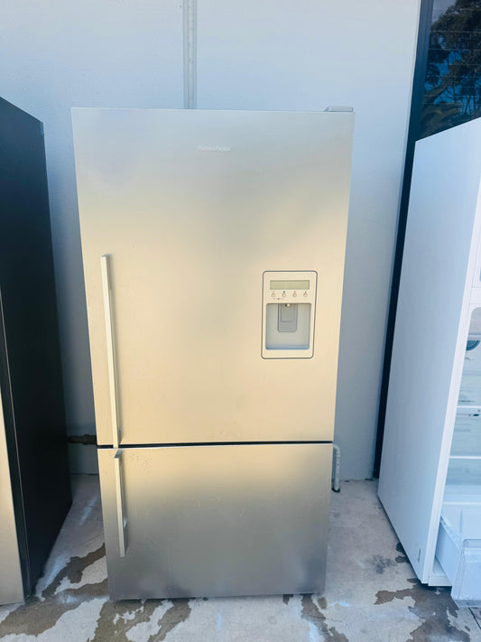 FISHER AND PAYKEL 519 LITRES