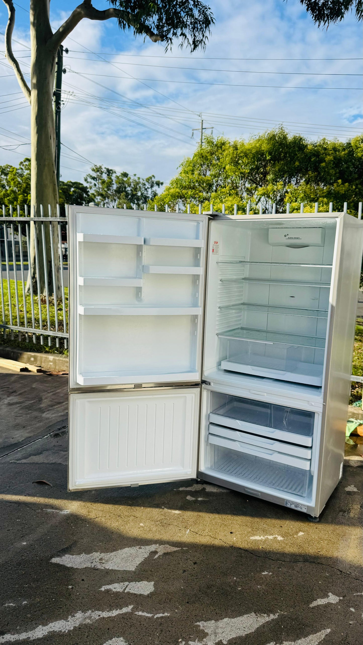 FISHER AND PAYKEL 519 LITRES FRIDGE FREEZER