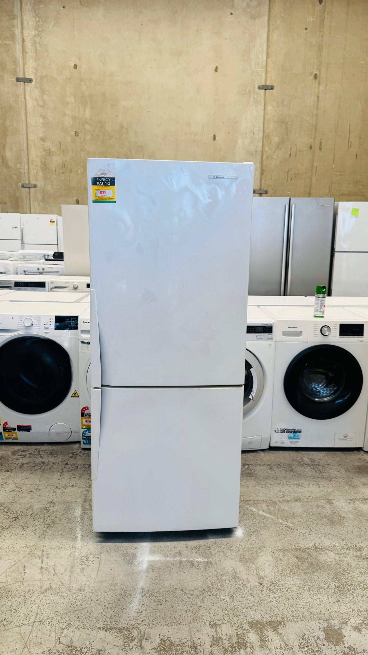 WESTINGHOUSE 370 LITRES FRIDGE FREEZER