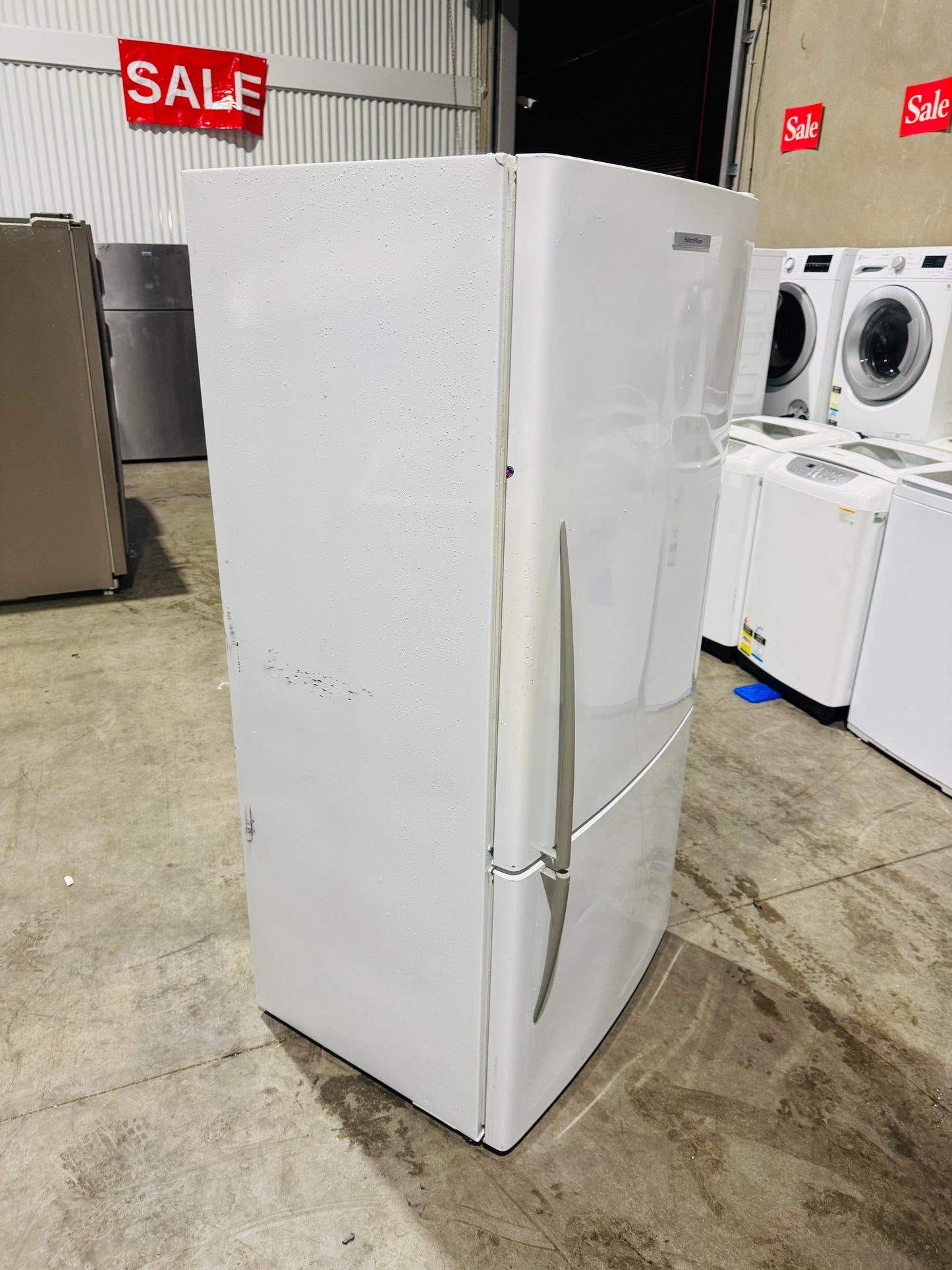 FISHER AND PAYKEL 519 LITRES FRIDGE FREEZER