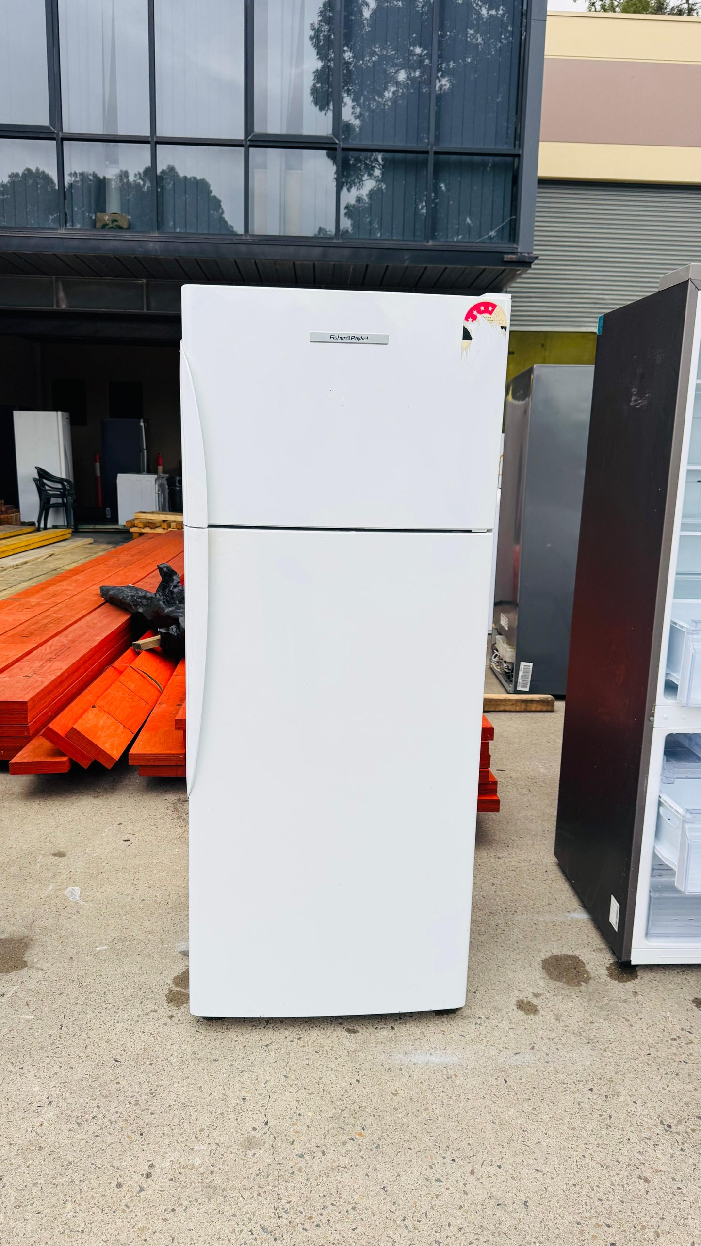 FISHER AND PAYKEL 380 LITRES FRIDGE FREEZER