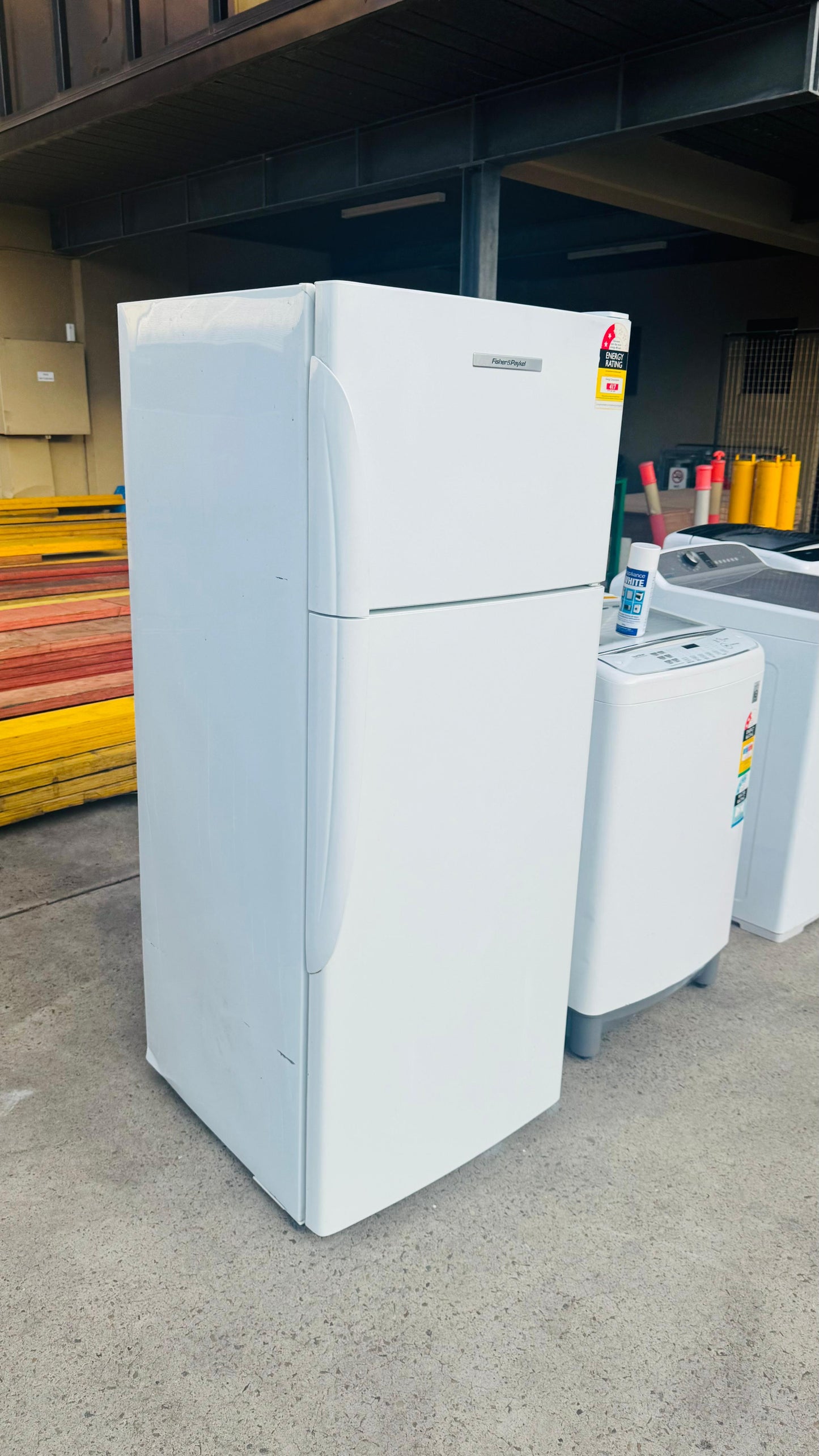FISHER AND PAYKEL 380 LITRES FRIDGE FREEZER