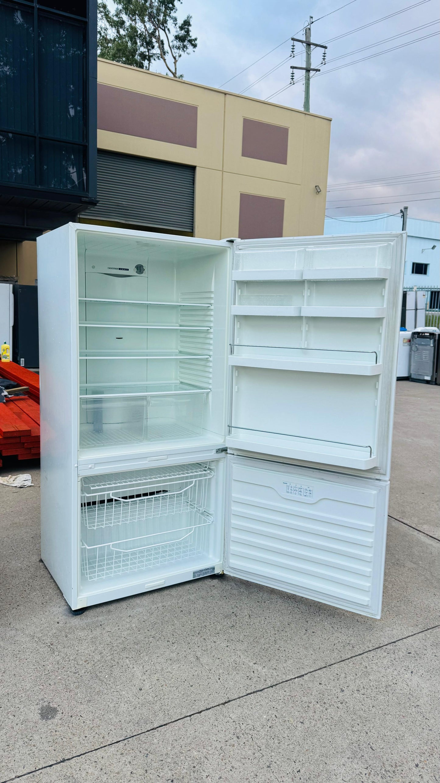 FISHER AND PAYKEL 519 LITRES FRIDGE FREEZER