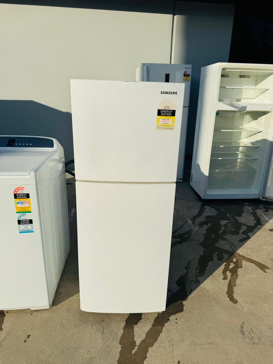 SAMSUNG 216 LITRES FRIDGE FREEZER
