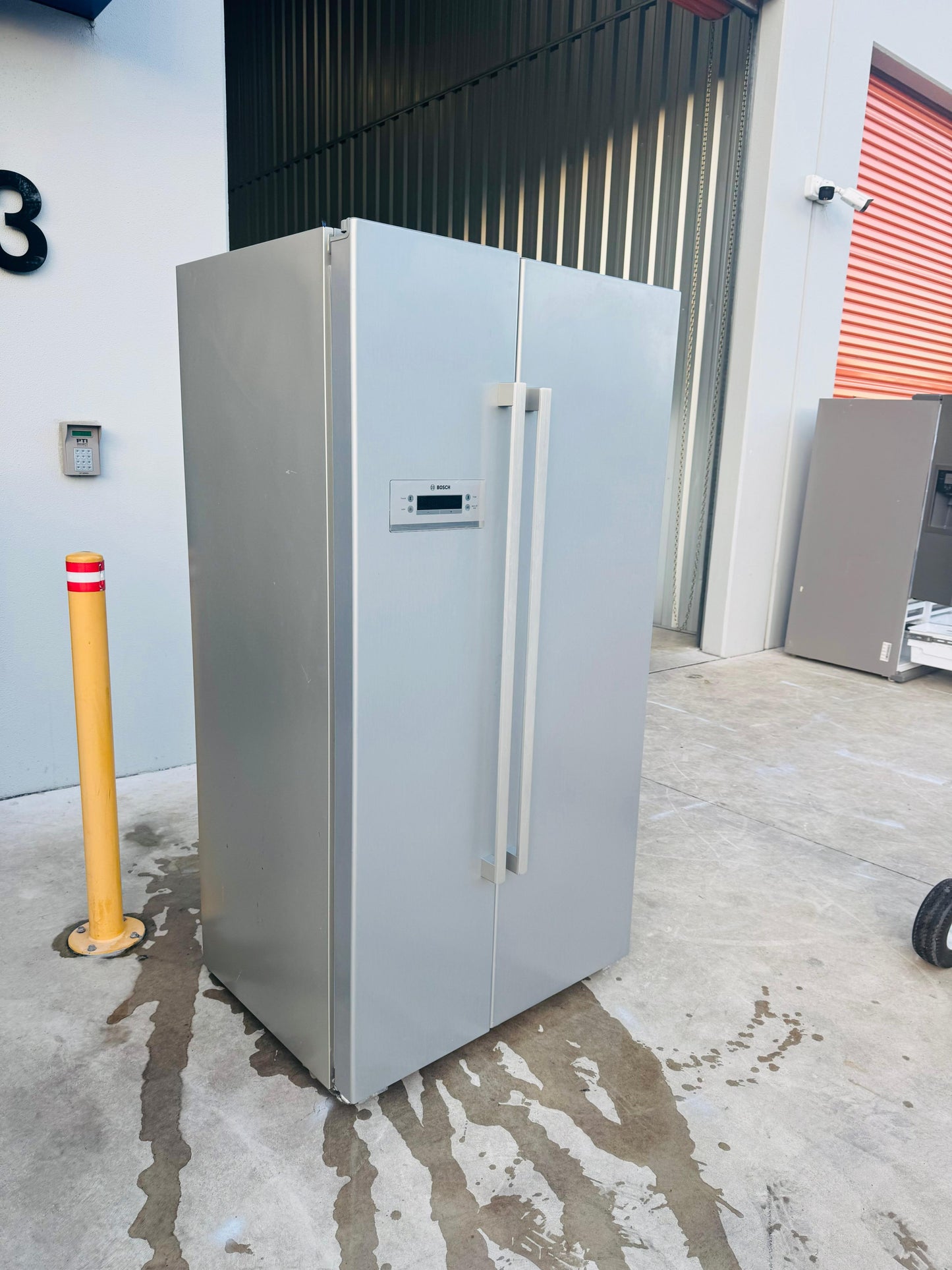 BOSCH SIDE BY SIDE 610 LITRES FRIDGE FREEZER