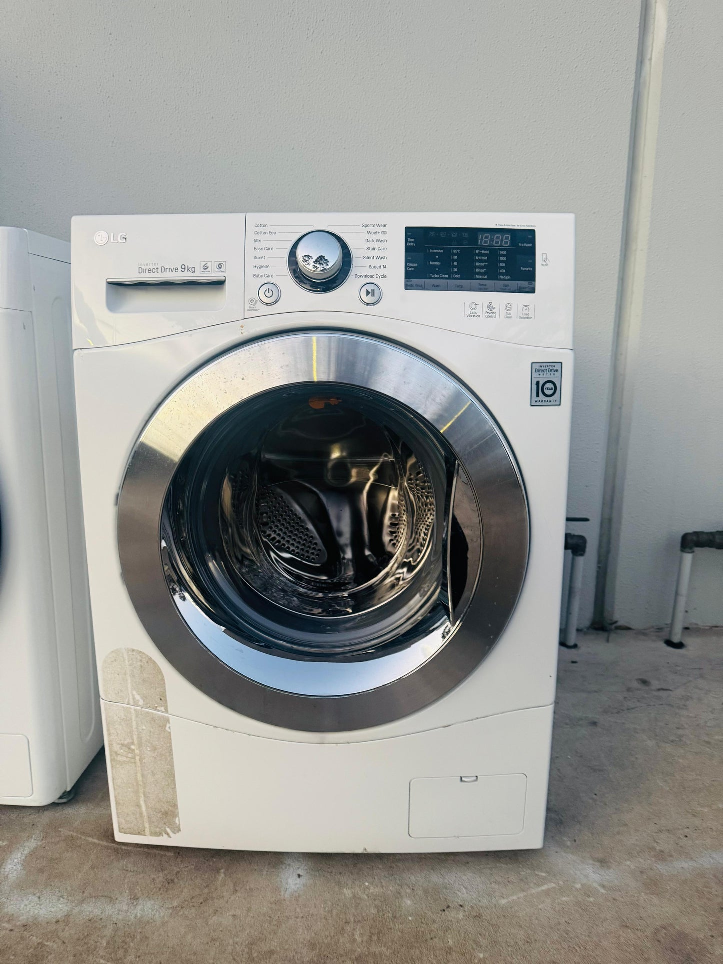 LG 9KGS FRONT LOADER WASHING MACHINE