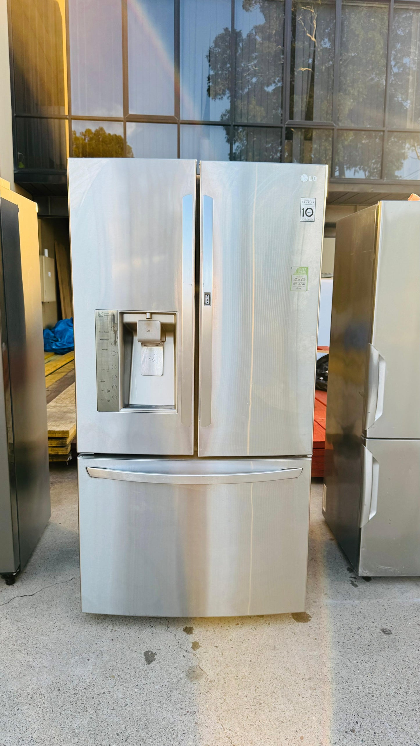 LG FRENCH DOOR 907 LITRES FRIDGE FREEZER