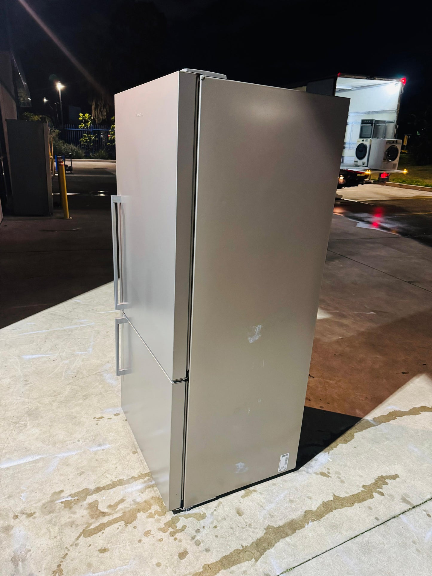 FISHER AND PAYKEL 519 LITRES FRIDGE FREEZER