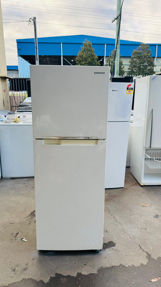 SAMSUNG 318 LITRES FRIDGE FREEZER