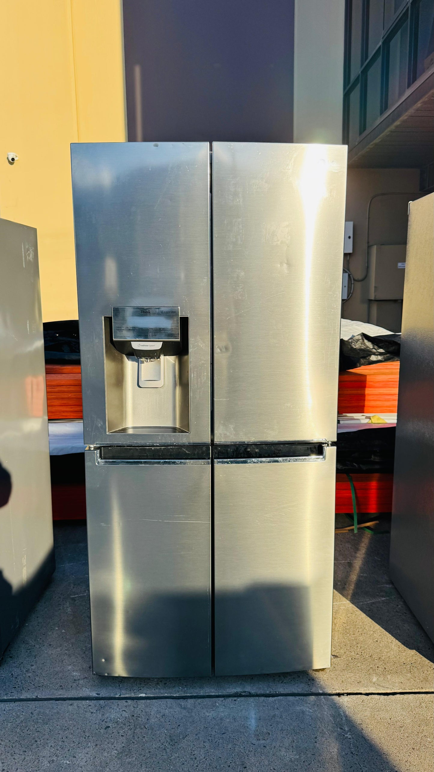 LG 570 LITRES QUAD DOOR FRIDGE FREEZER