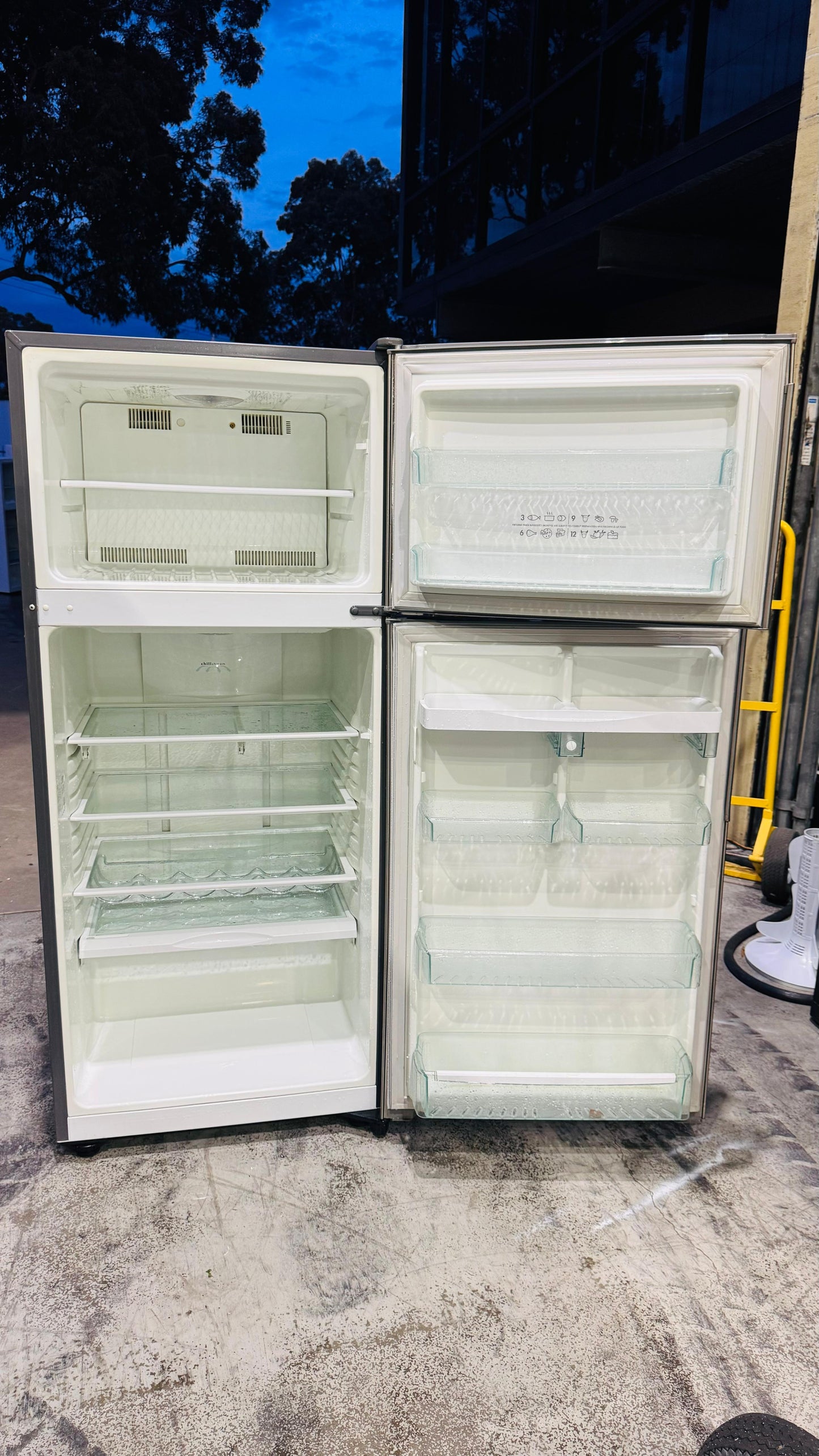 WESTINGHOUSE 420 LITRES FRIDGE FREEZER